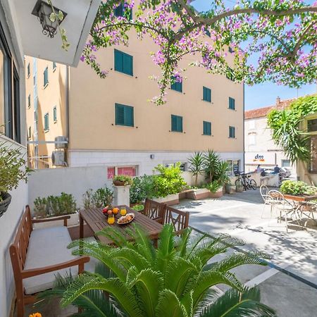 Apartment Petra & Apartment Rustic Макарска Екстериор снимка